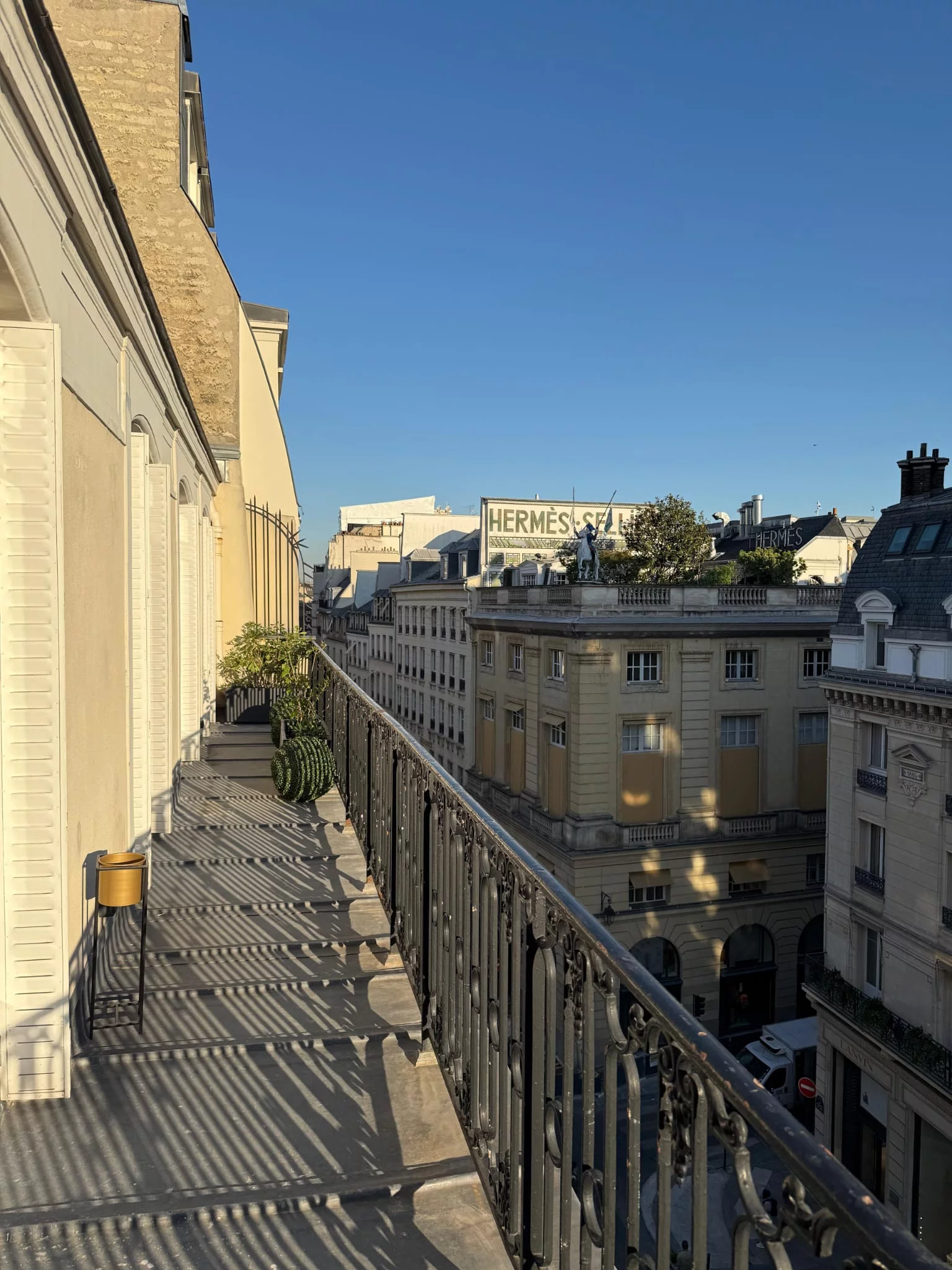 Cabinet Dr Stroumza chirurgien plasticien Paris