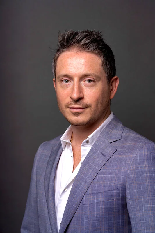 Dr Nathaniel Stroumza chirurgien plasticien Paris 8e